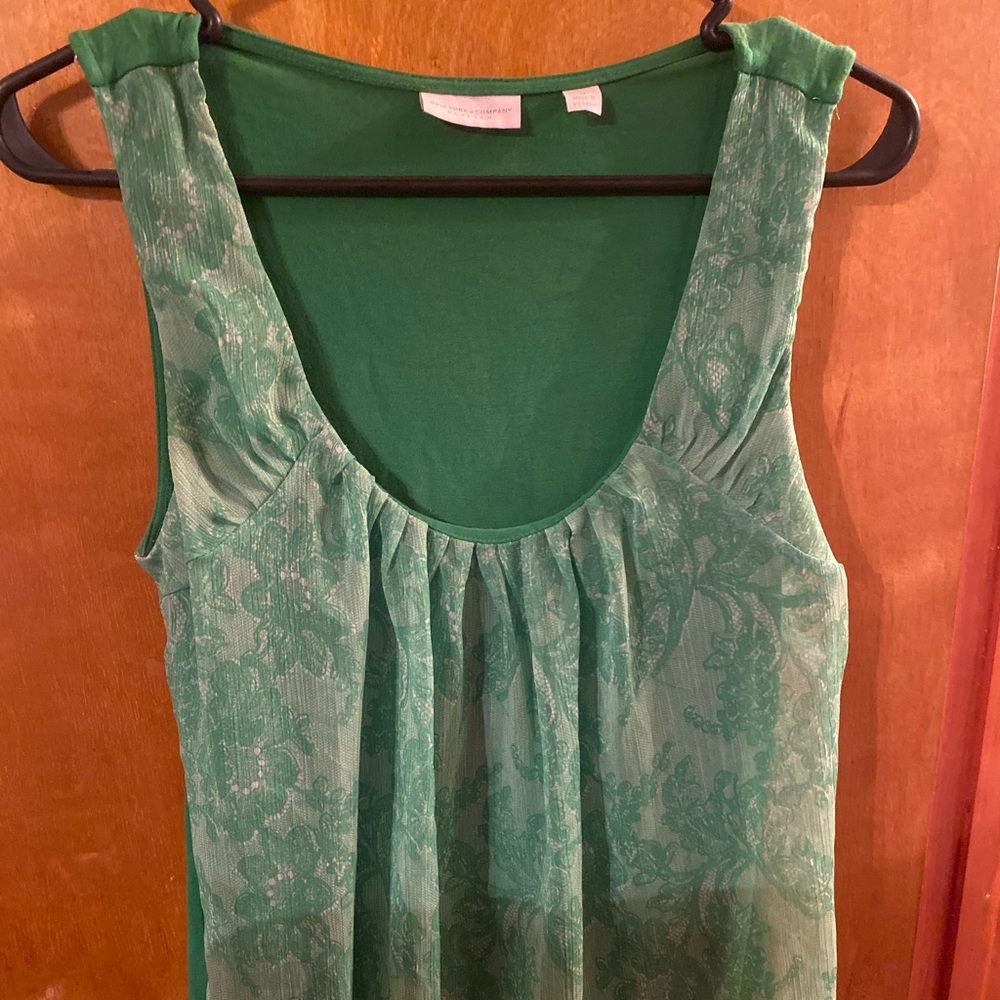 Flowy Tank - Picture 1 of 4